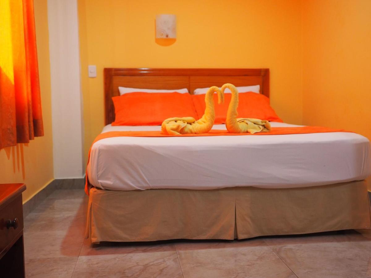 Hostal Espana Puerto Ayora  Esterno foto