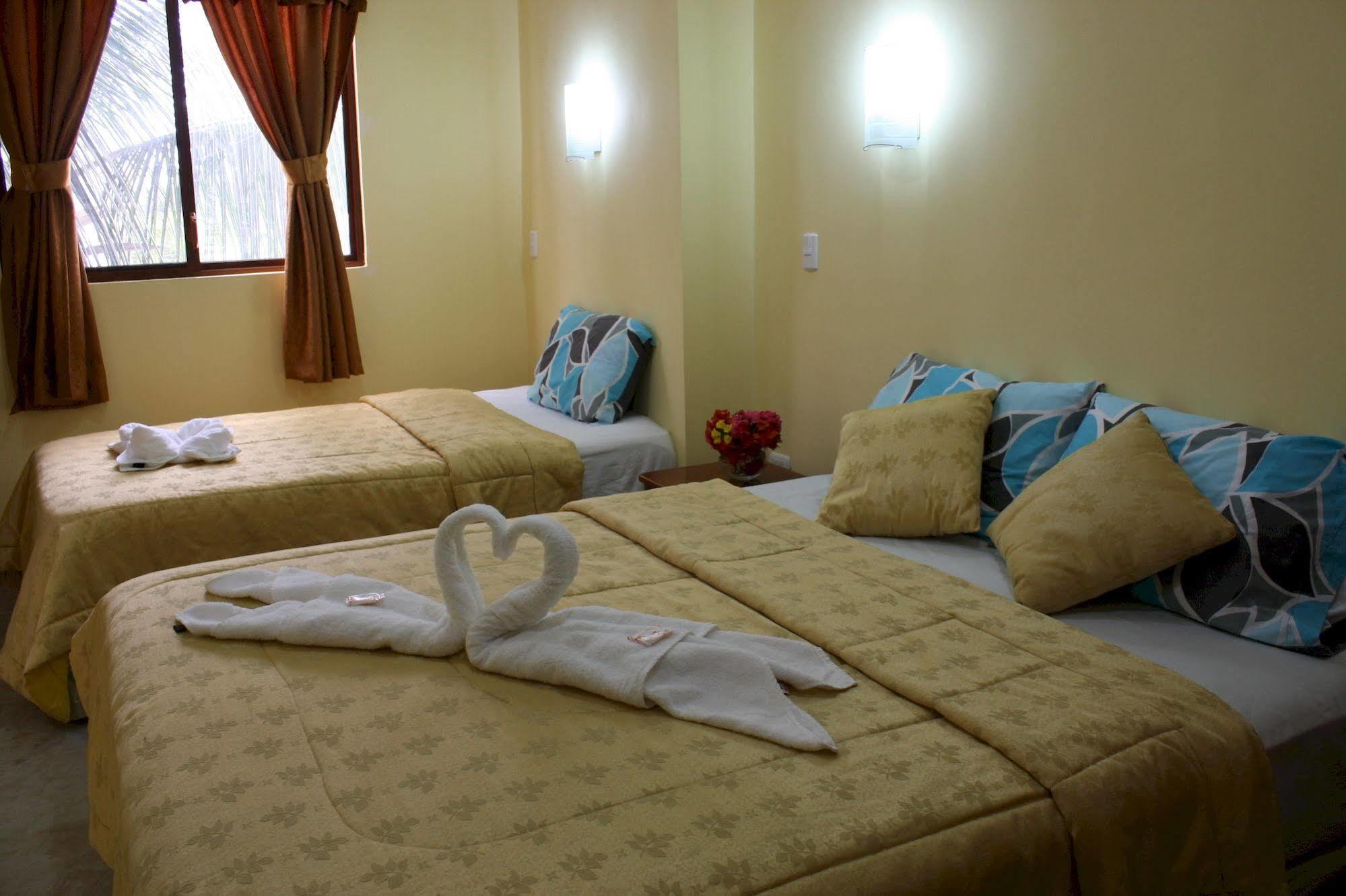 Hostal Espana Puerto Ayora  Esterno foto