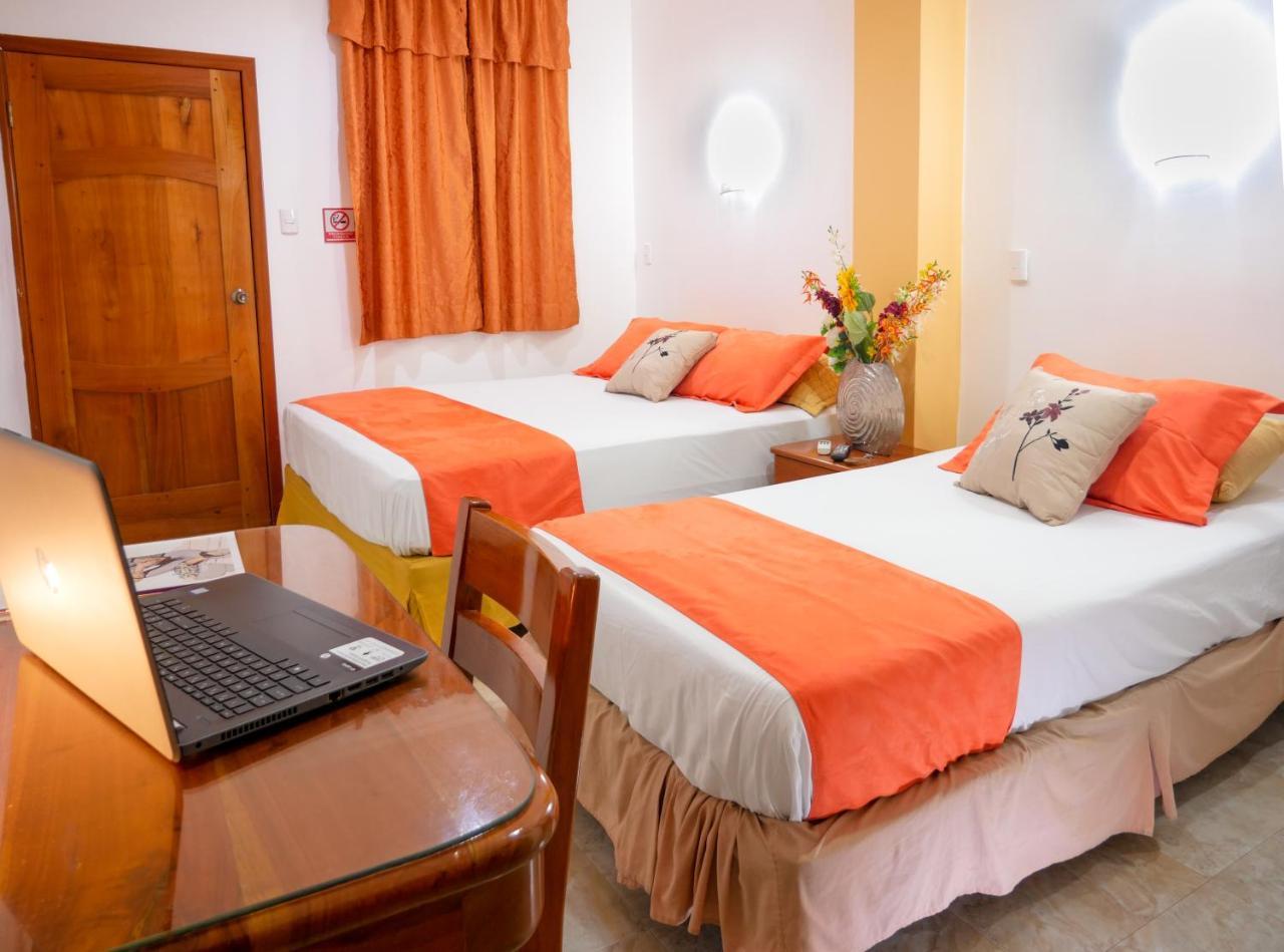 Hostal Espana Puerto Ayora  Esterno foto