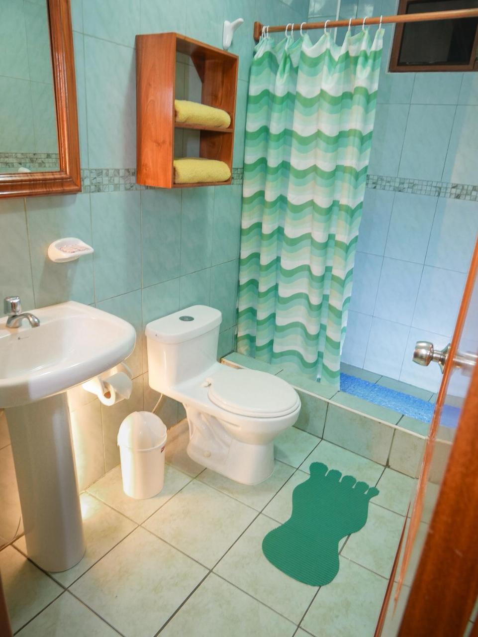 Hostal Espana Puerto Ayora  Esterno foto
